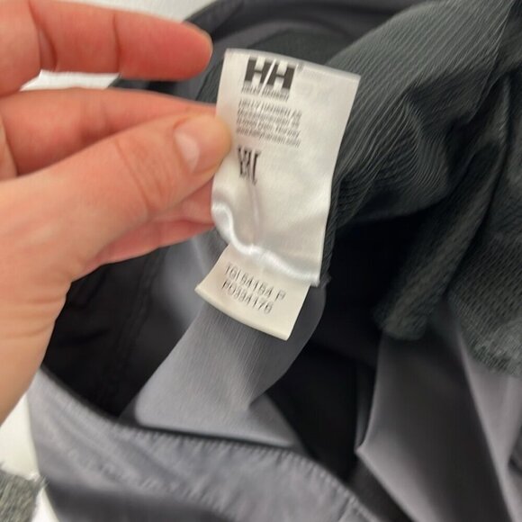 Helly Hansen Charcoal Grey Lightweight Cargo Shorts - Picture 10 of 10